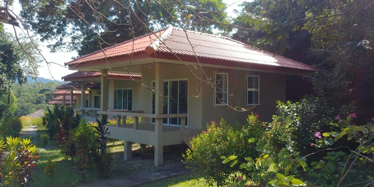 Baansukjai Bungalows 라농 외부 사진